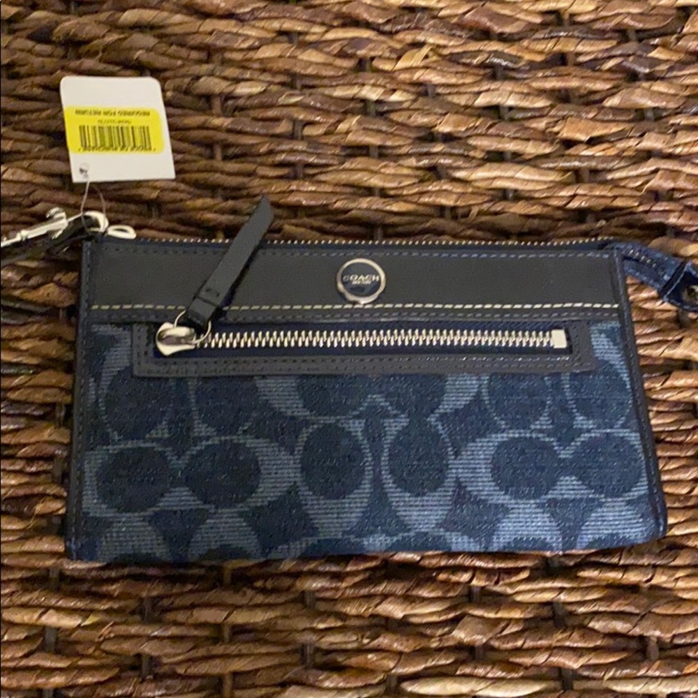 Coach wristlet NWT